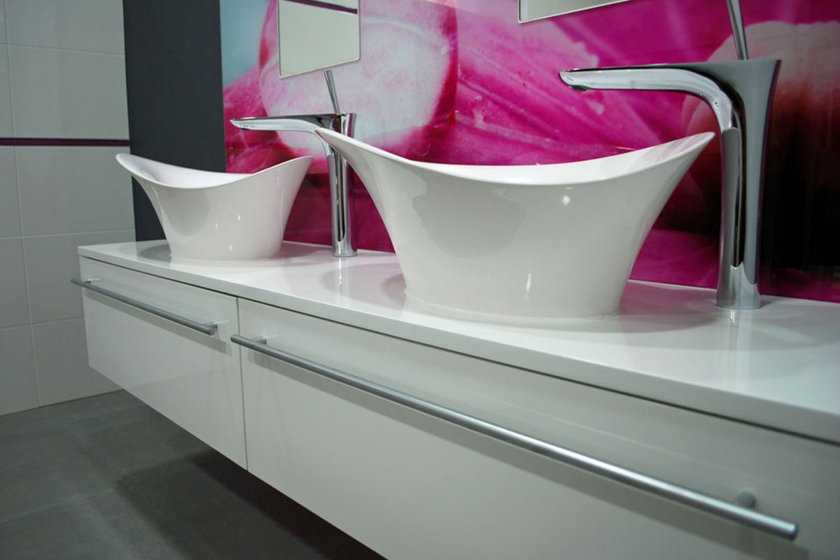 Szafla pod dwie umywalki z funkcjonalnymi szufladami - Mobiliani.